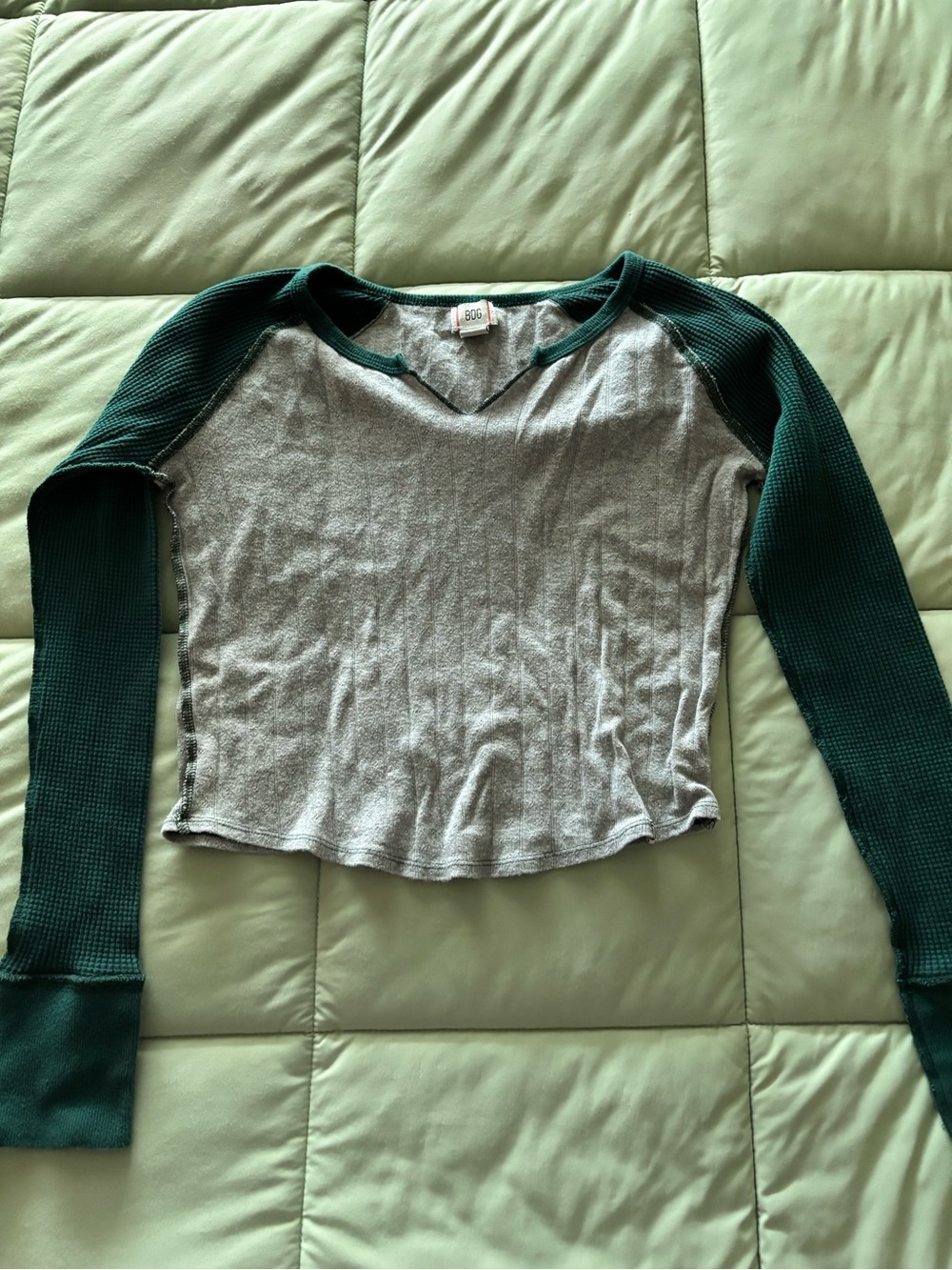 BDG Two-Tone Waffle Raglan Long Sleeve Top in Gray & Dark Green